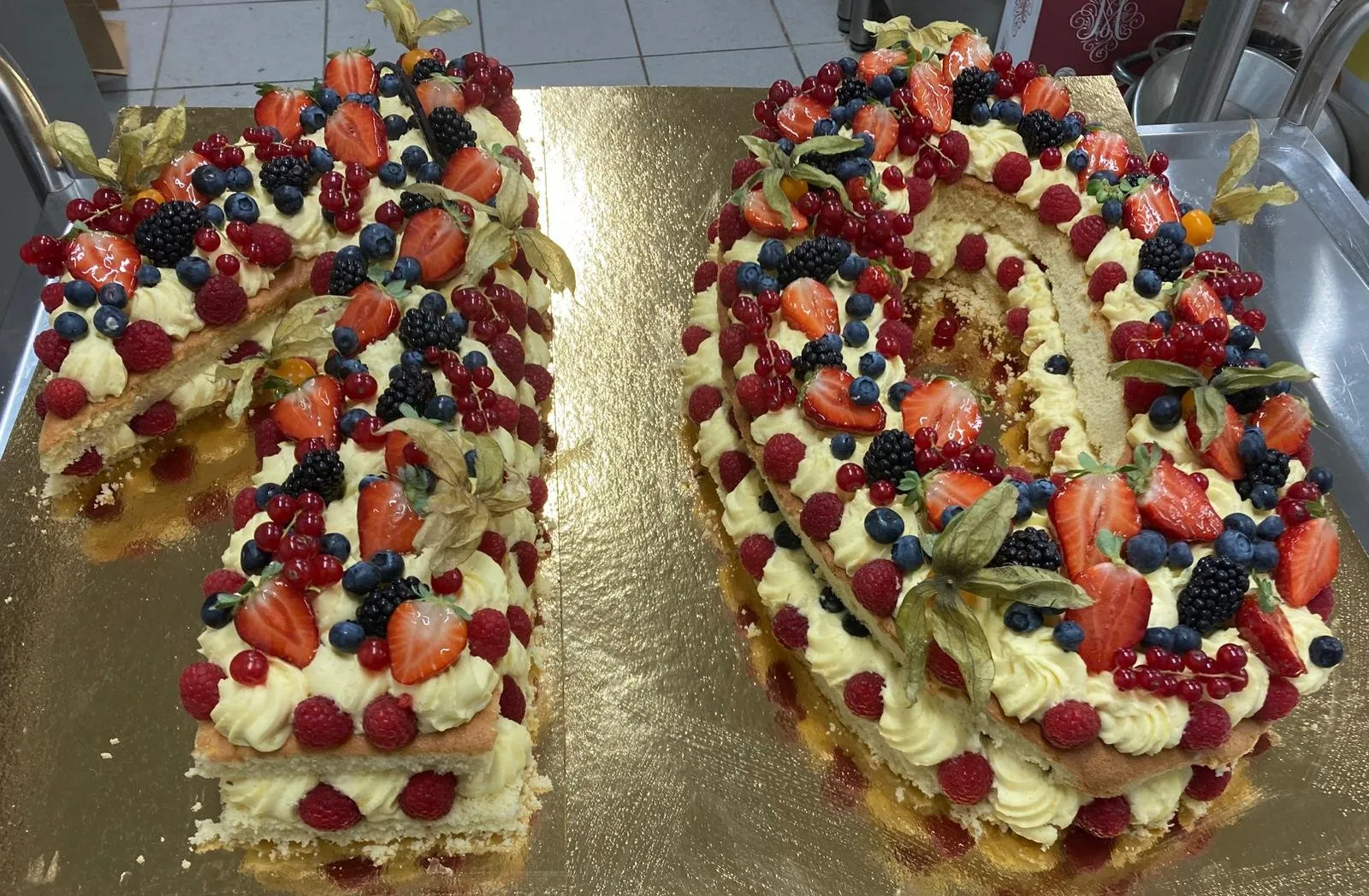 Number cake pour 10 ans, fruits rouges et crème
