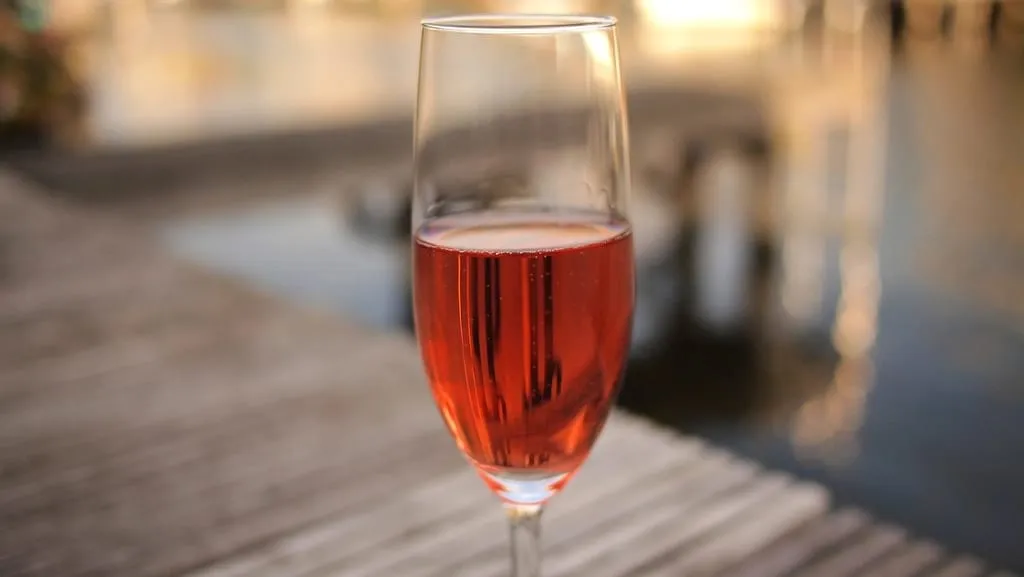 Un verre de rosé bien frais, à l'ombre
