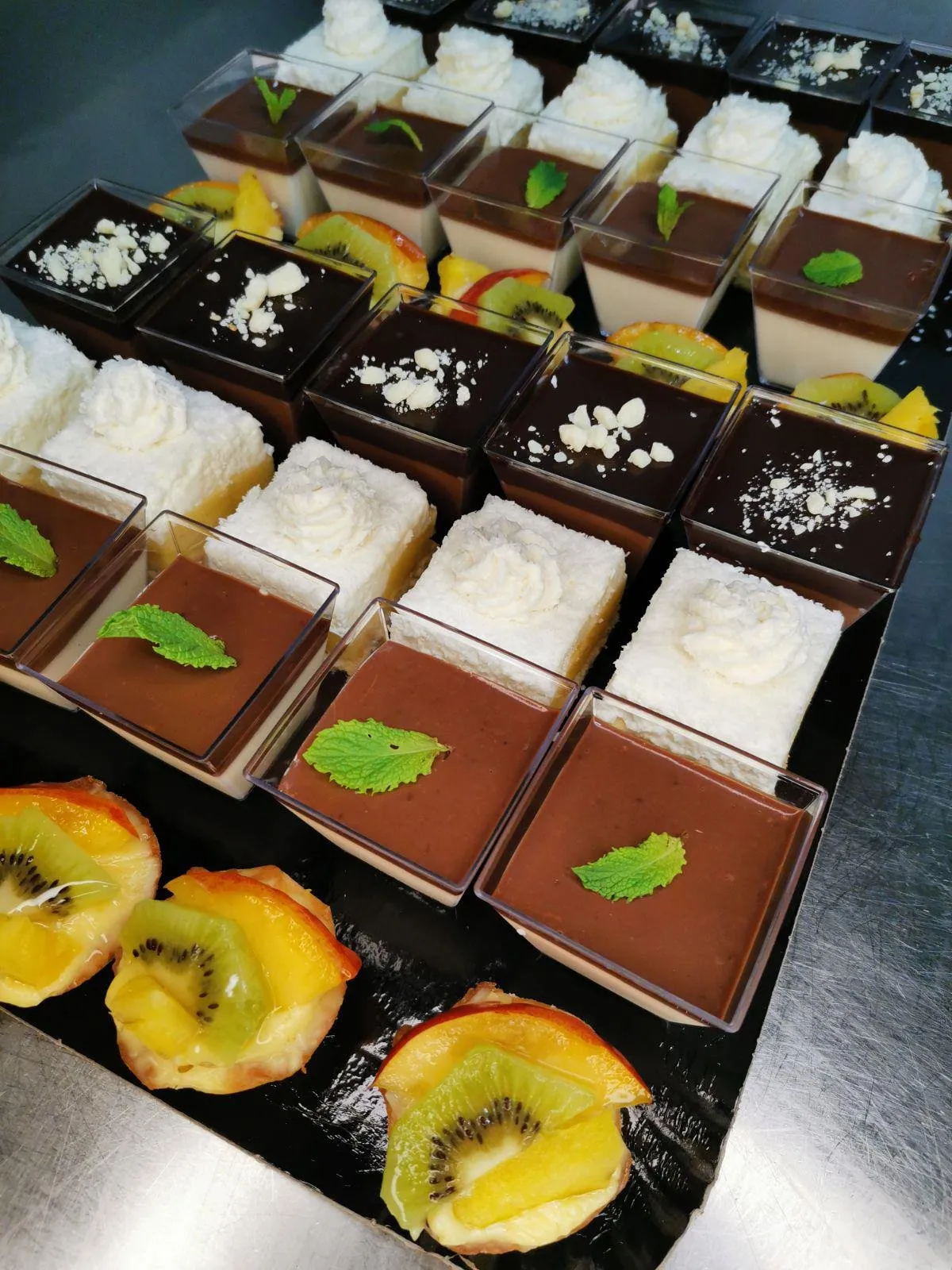 Verrines chocolat, vanille et fruits